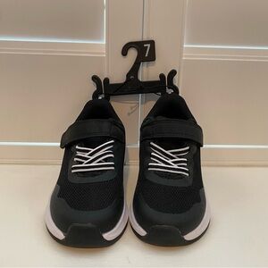 NWOT Athletic Works Boys Black and White Sneakers Slip-On Design Size 7